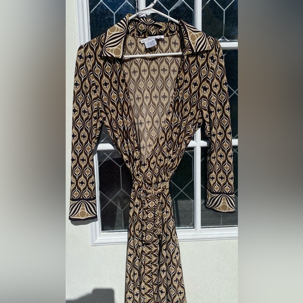 Vintage Maggy London brown and tan patterned and collared dress